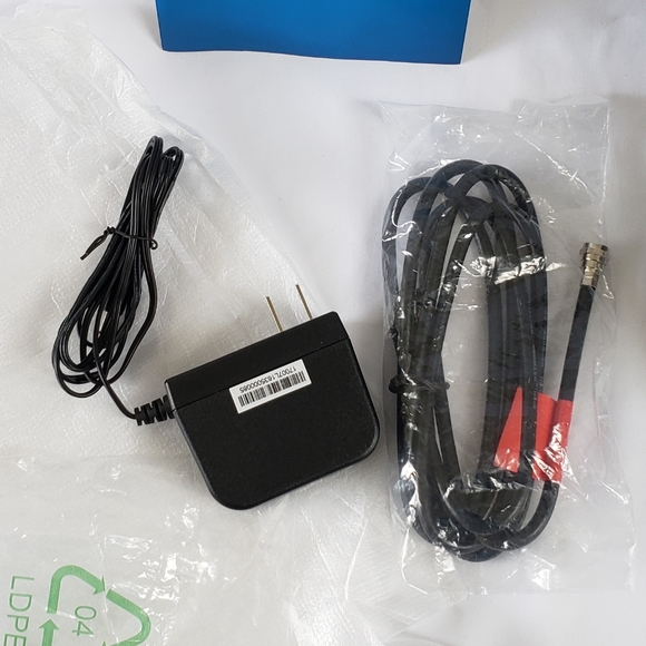 Linksys 16x4 Cable Modem - Picture 12 of 12